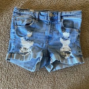 Aeropostale low waisted jean shorts size- 4